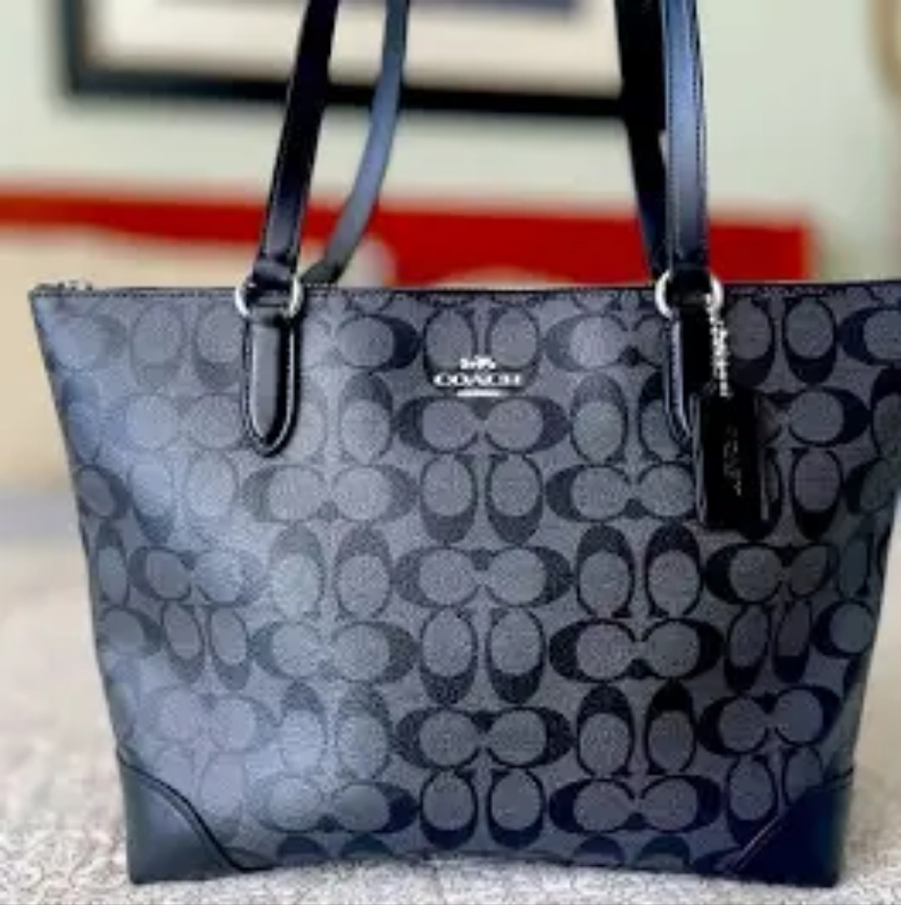 Like New Coach Leather Tote Signature Canvas Black